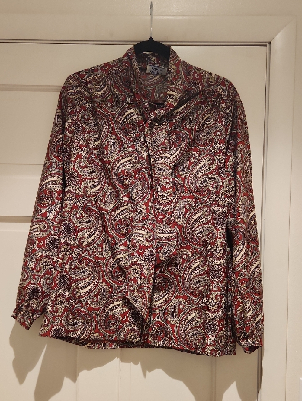 Ship'N Shore Vintage Red Paisley Shirt With Attached Scarf 100% Qiana Nylon